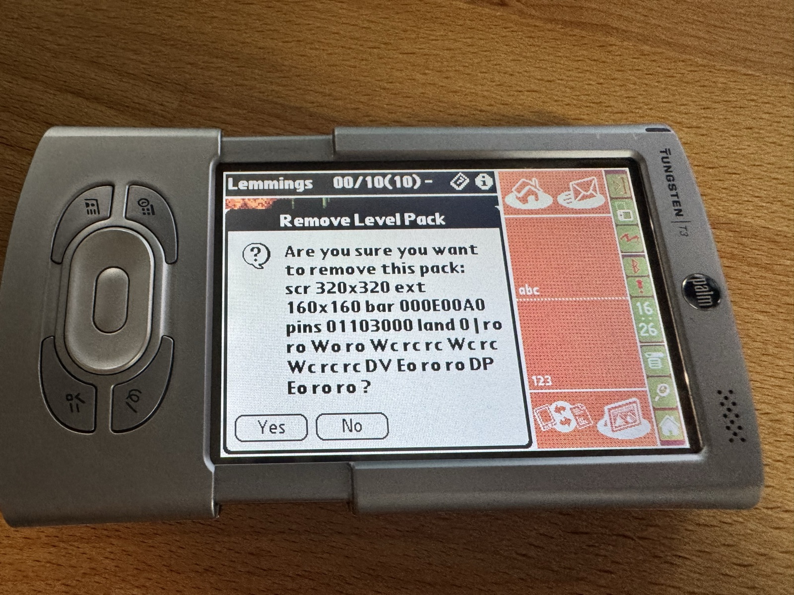 Debugging on the device: screen 320x320, status bar 14x160, landscape 0 A Palm alert showing screen size, status bar size and an event record